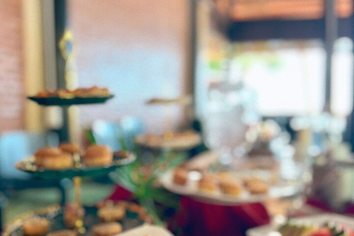 Dining 75 of 110