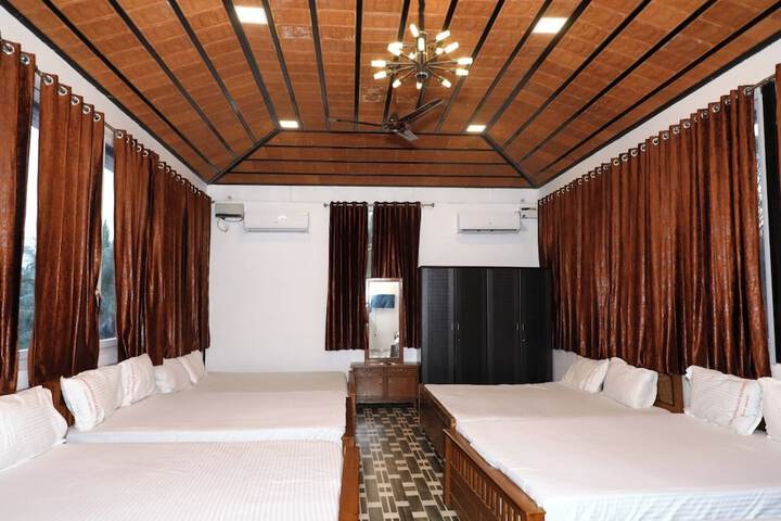 Room 44 of 138
