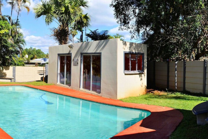 Hotel Pool