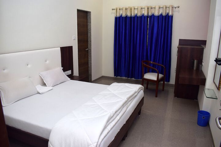 Room 5 of 36