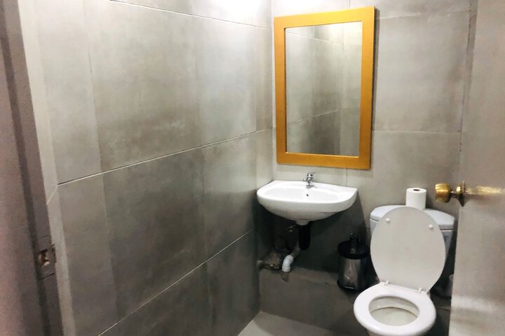 Room 184 of 241