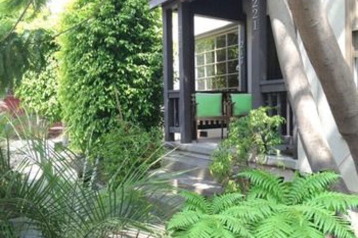 Hotel Exterior 7 of 37