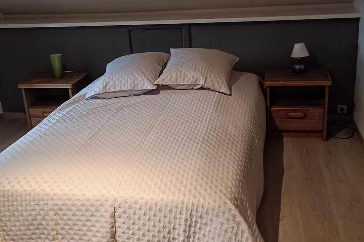 Room 4 of 41