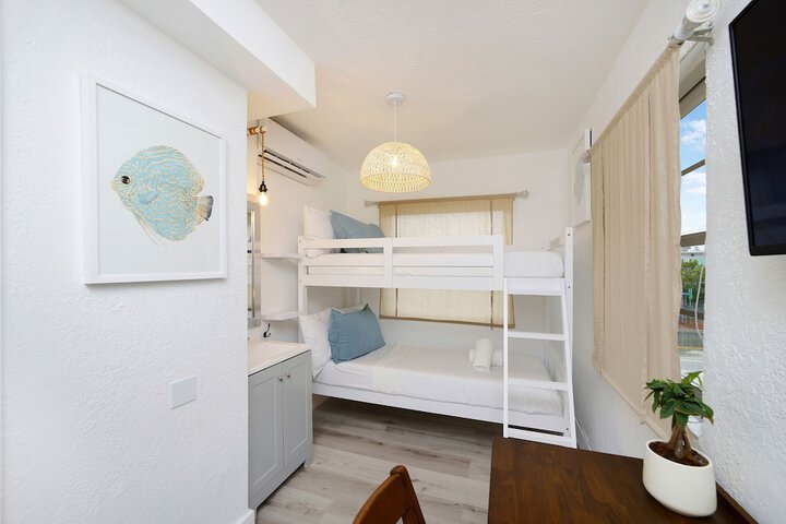 Room 5 of 48