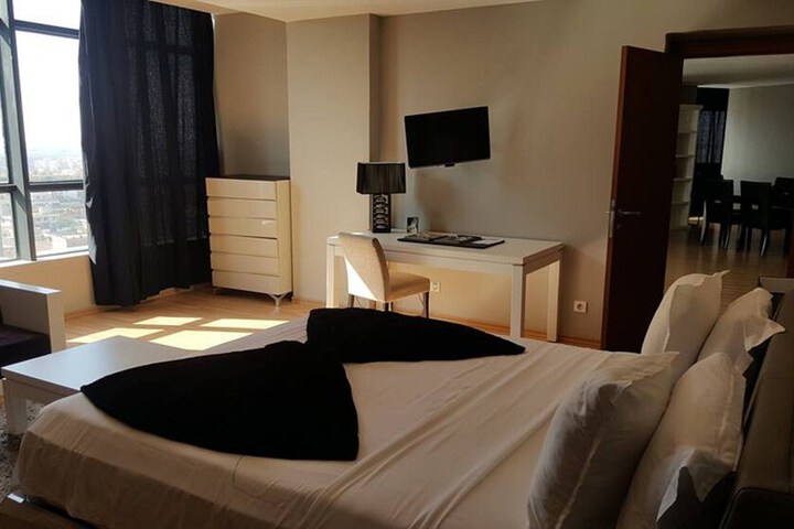 Room 7 of 37
