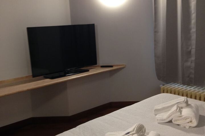 Room 2 of 15