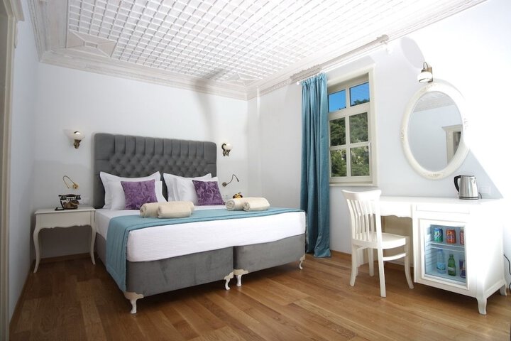 Room 14 of 68