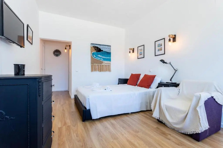 Room 2 of 15