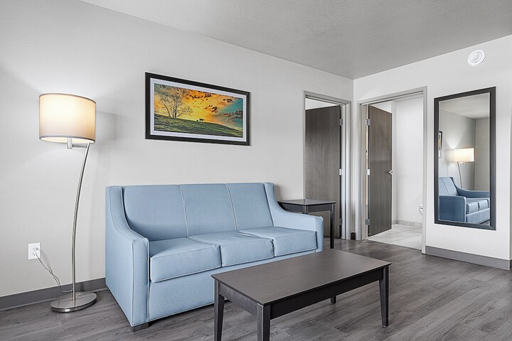 Suite 1 King Bed with Sofa Bed Extended Stay (7 of 7)