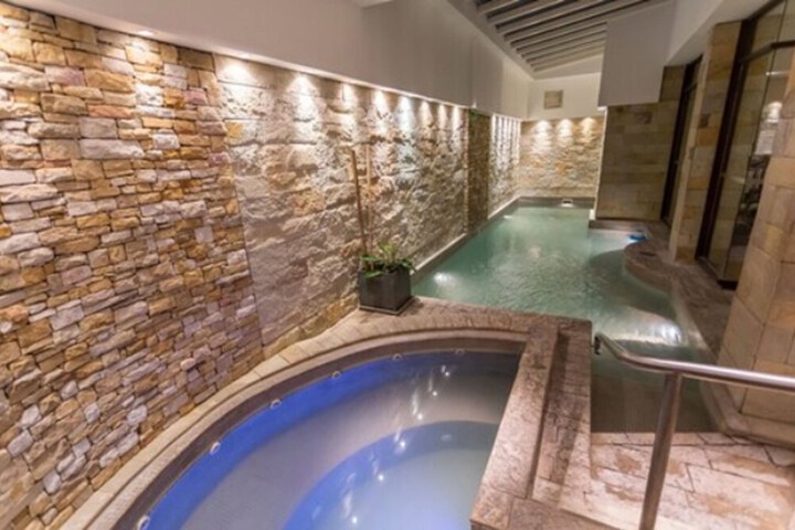 Pool 23 of 43