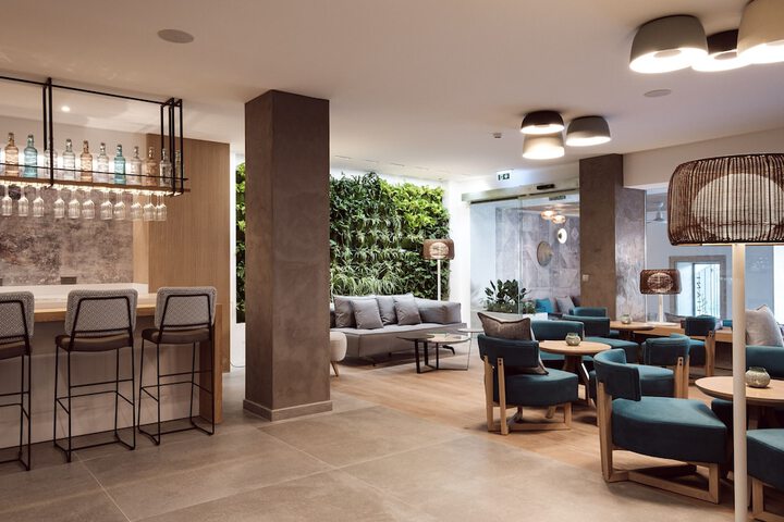 Guest Lobby