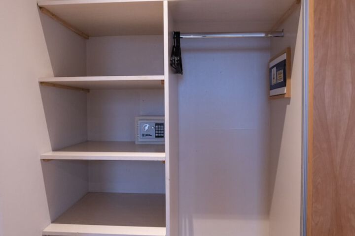 Room 44 of 76
