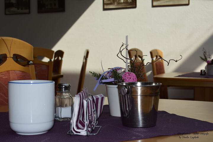 Dining 53 of 56