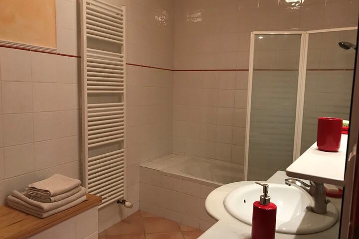 Room 15 of 21