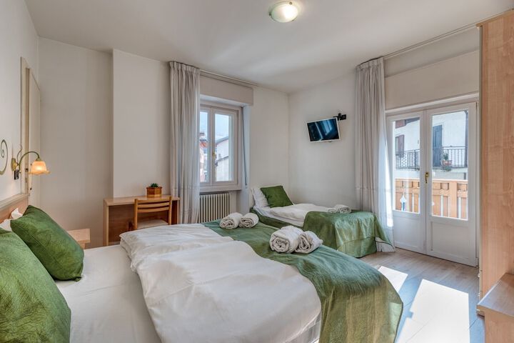 Room 9 of 21