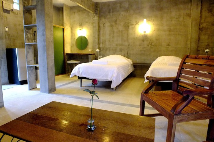 Room 10 of 35