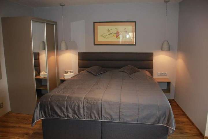 Room 8 of 46