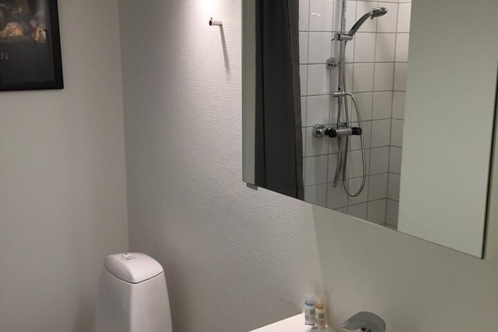 Room 15 of 46