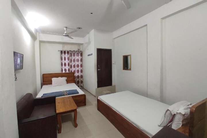 Room 4 of 14
