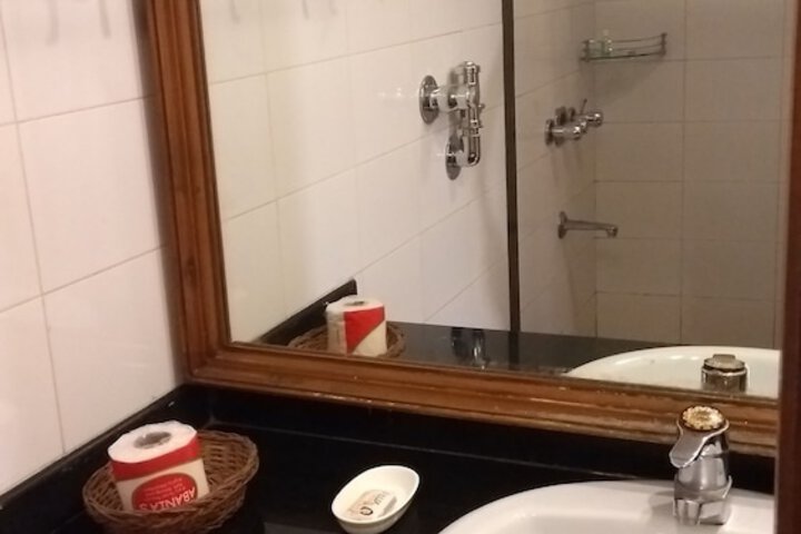 Room 25 of 47