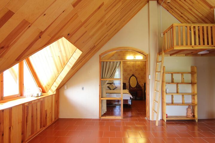 Room 16 of 210