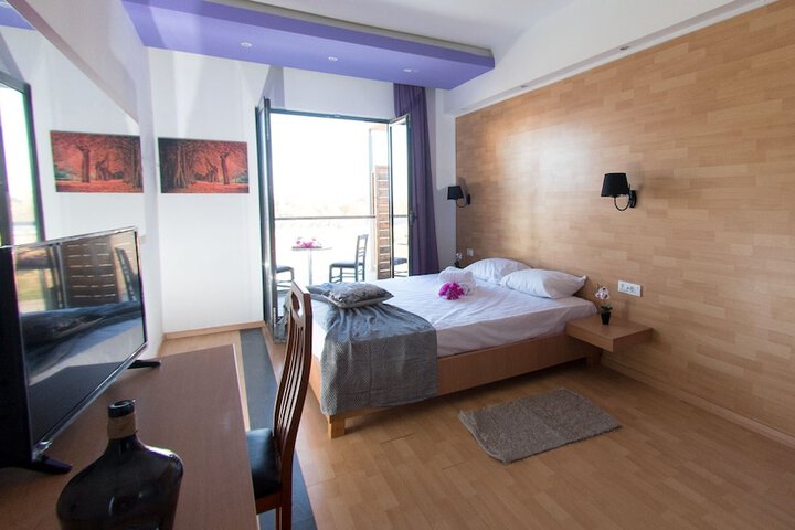 Room 21 of 87