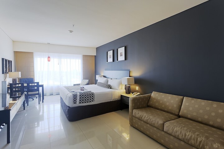 Room 21 of 213