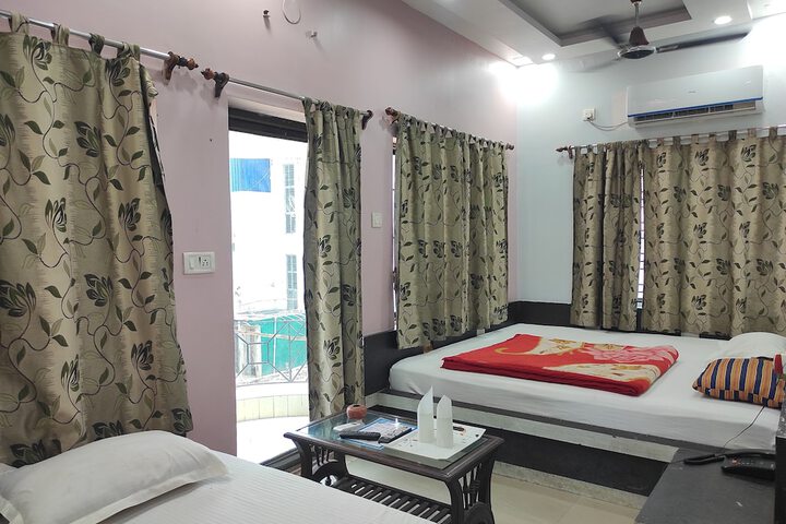 Room 4 of 25