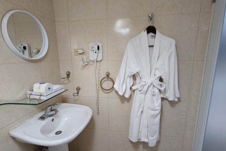 Room 45 of 71