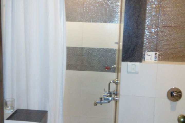 Room 20 of 36