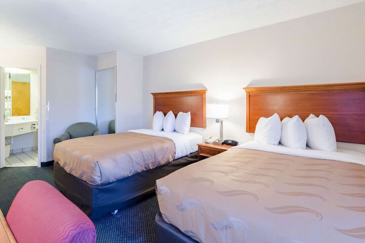 2 Double Beds (1 of 5)