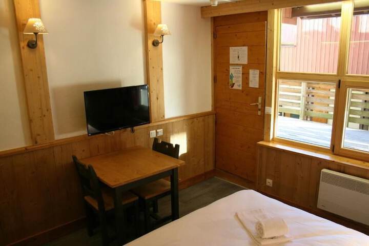 Room 10 of 82