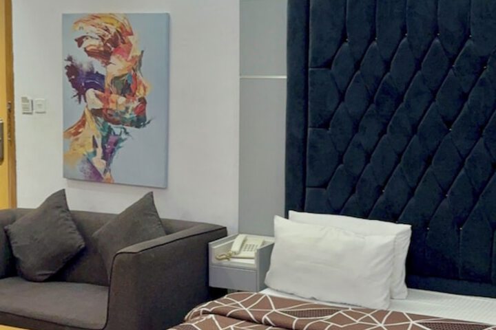 Room 40 of 288