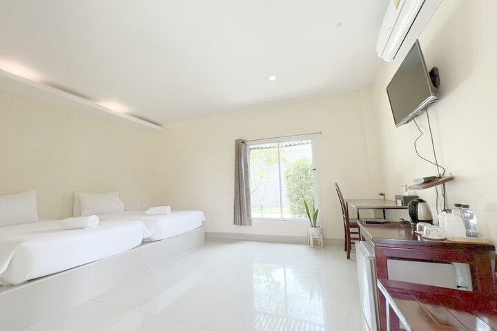 Room 6 of 34