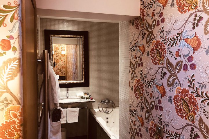 Room 45 of 66