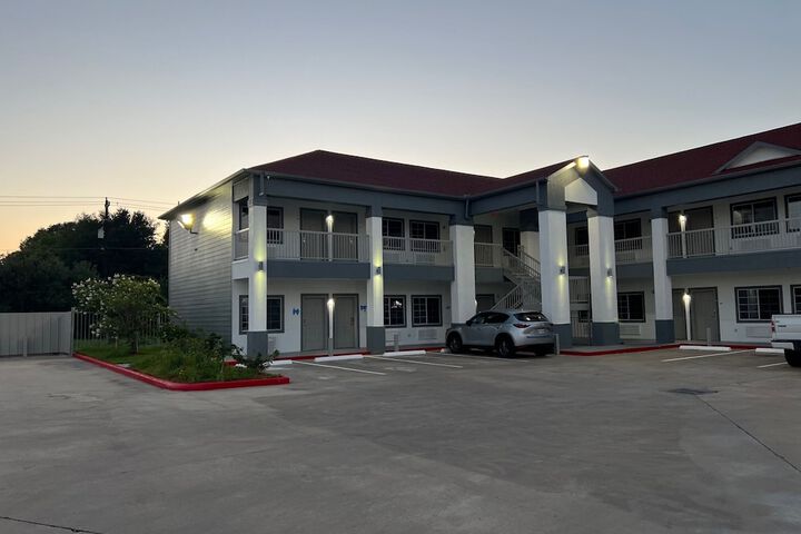 Hotel 27 of 35