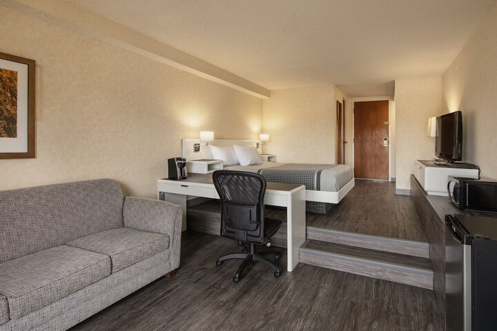 Room 3 of 45