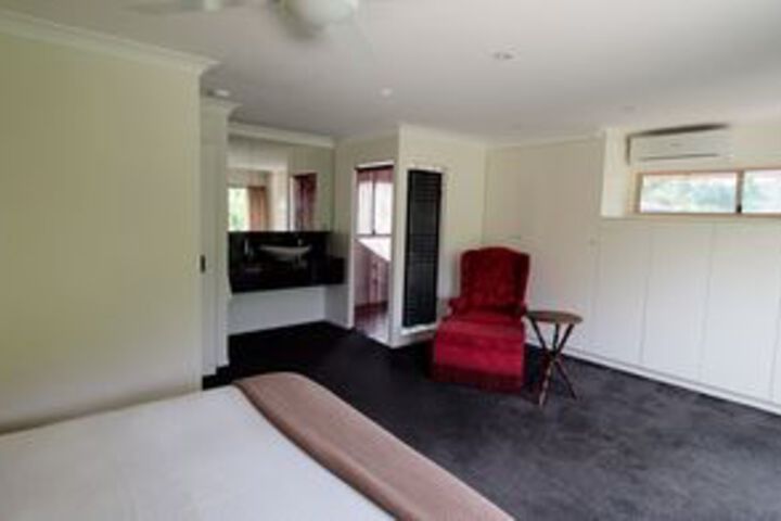 Room 13 of 22