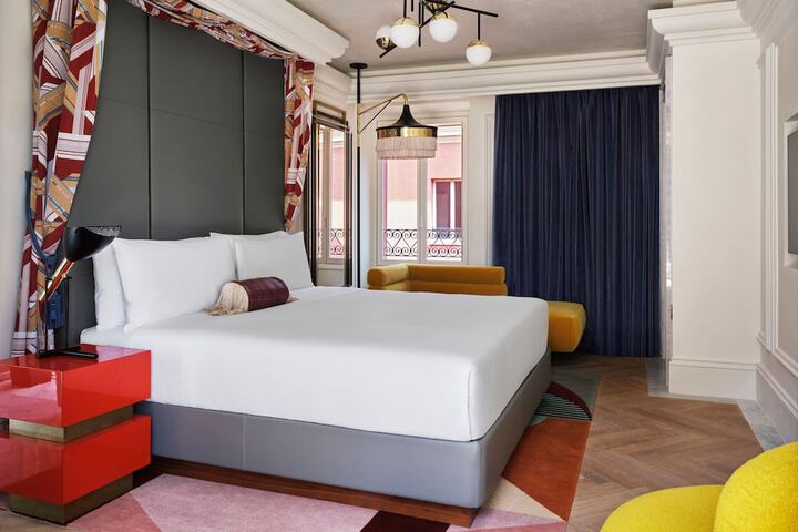 Room 20 of 202