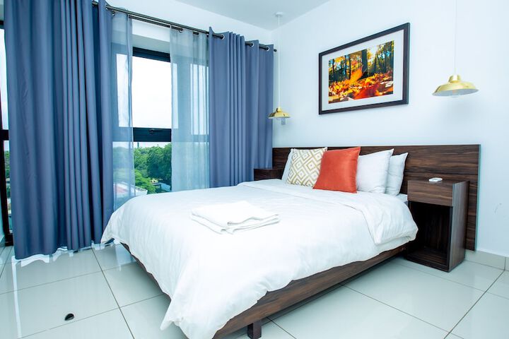 Room 14 of 83