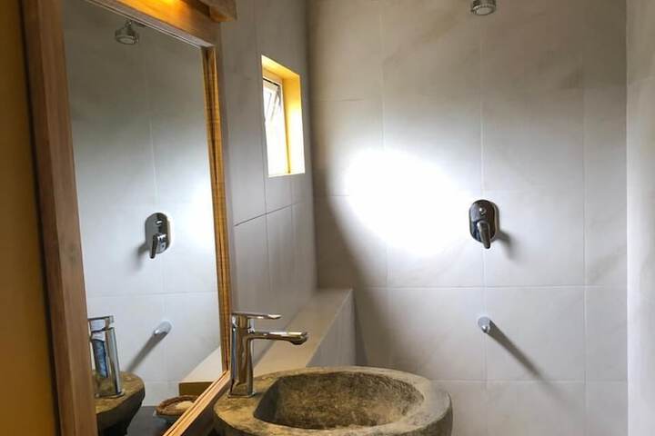 Room 3 of 46