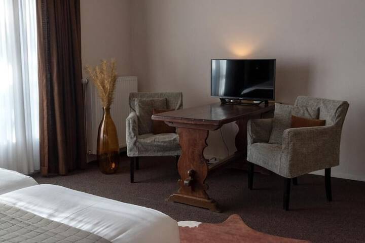 Room 2 of 24