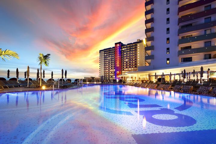Pool 56 of 140
