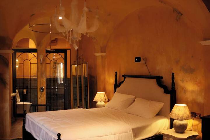 Room 3 of 38