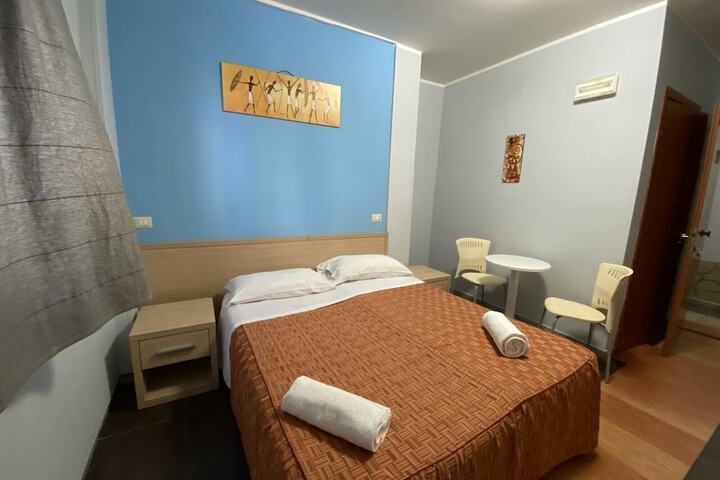 Room 8 of 24