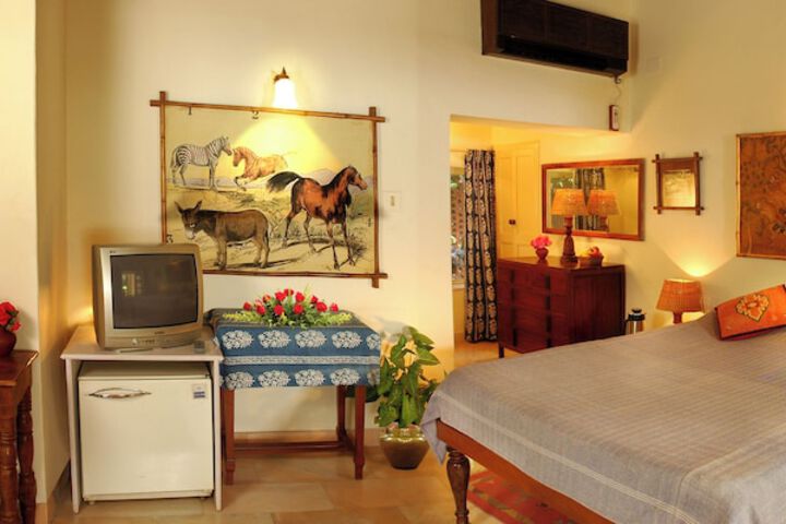 Room 5 of 28