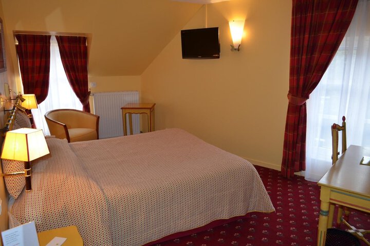 Room 6 of 49