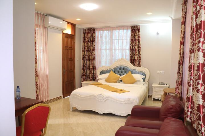 Room 11 of 40