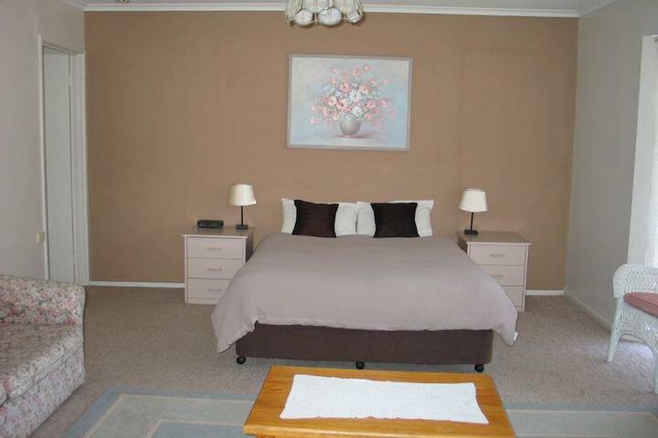 Room 11 of 46