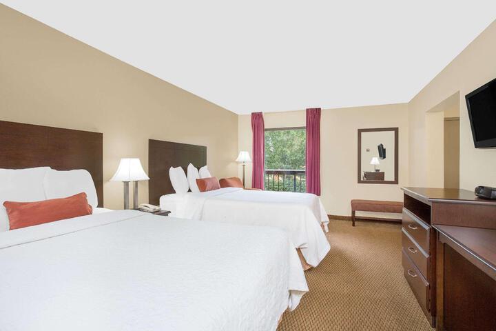 Double Accessible King Size Bed (4 of 7)
